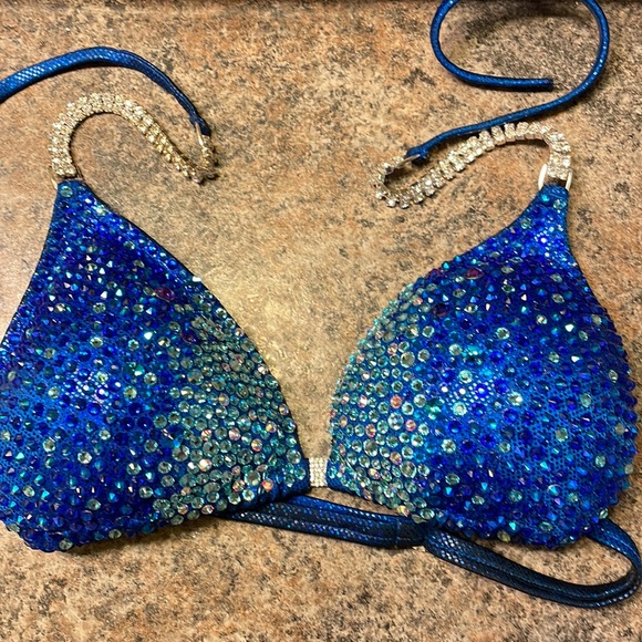 Handmade Blue Fitness Suit - Picture 1 of 9